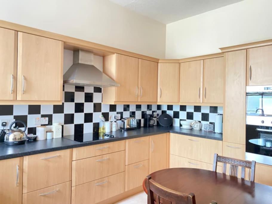 St John'S Flat Spacious Accomodation Dalry  Kültér fotó